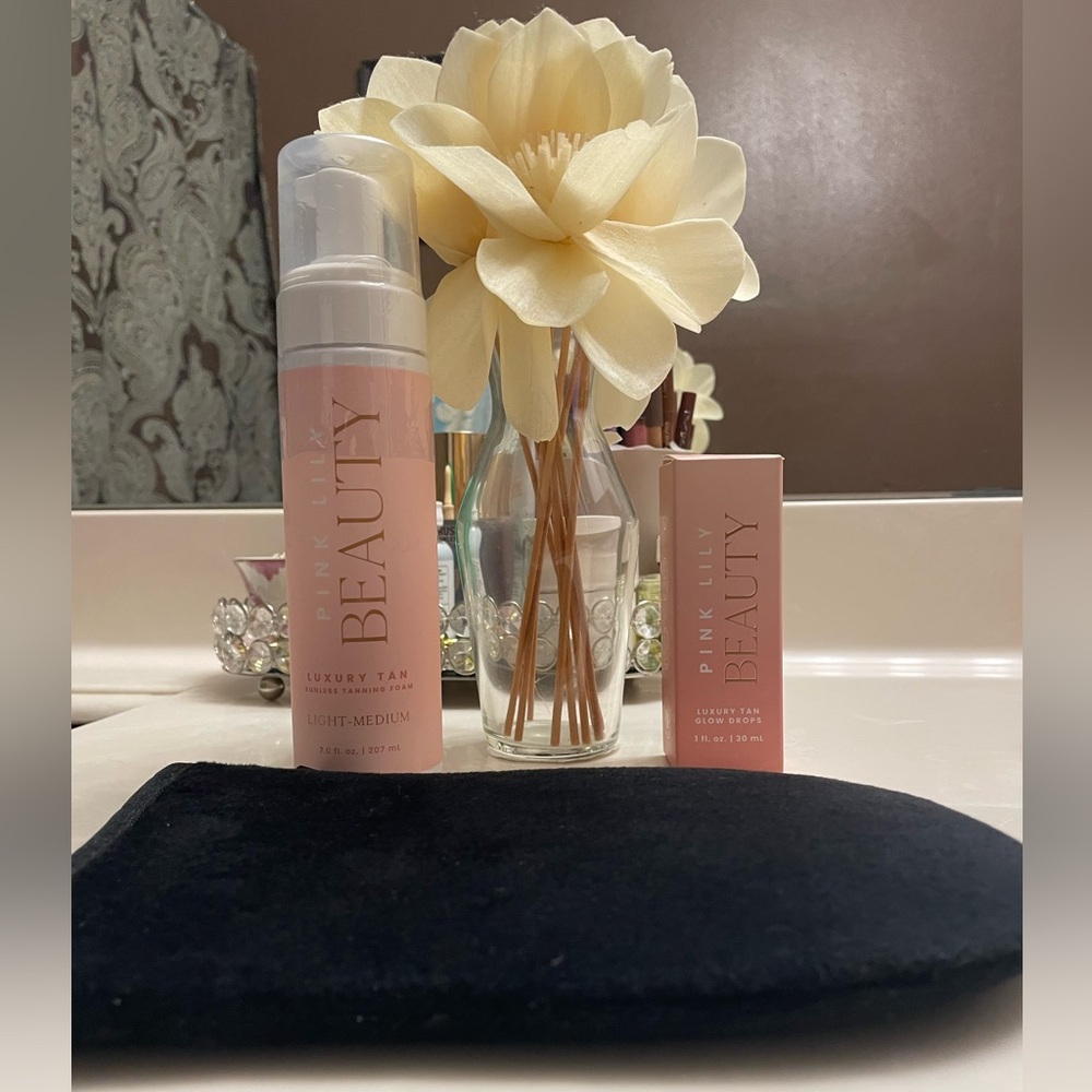 NWOT Pink Lily Beauty Luxury Tan Set